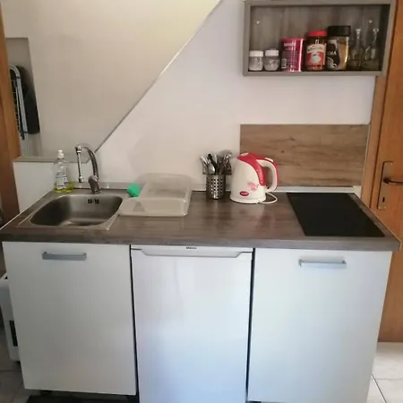 Apartment Freya Lesce (Upper Carniola)